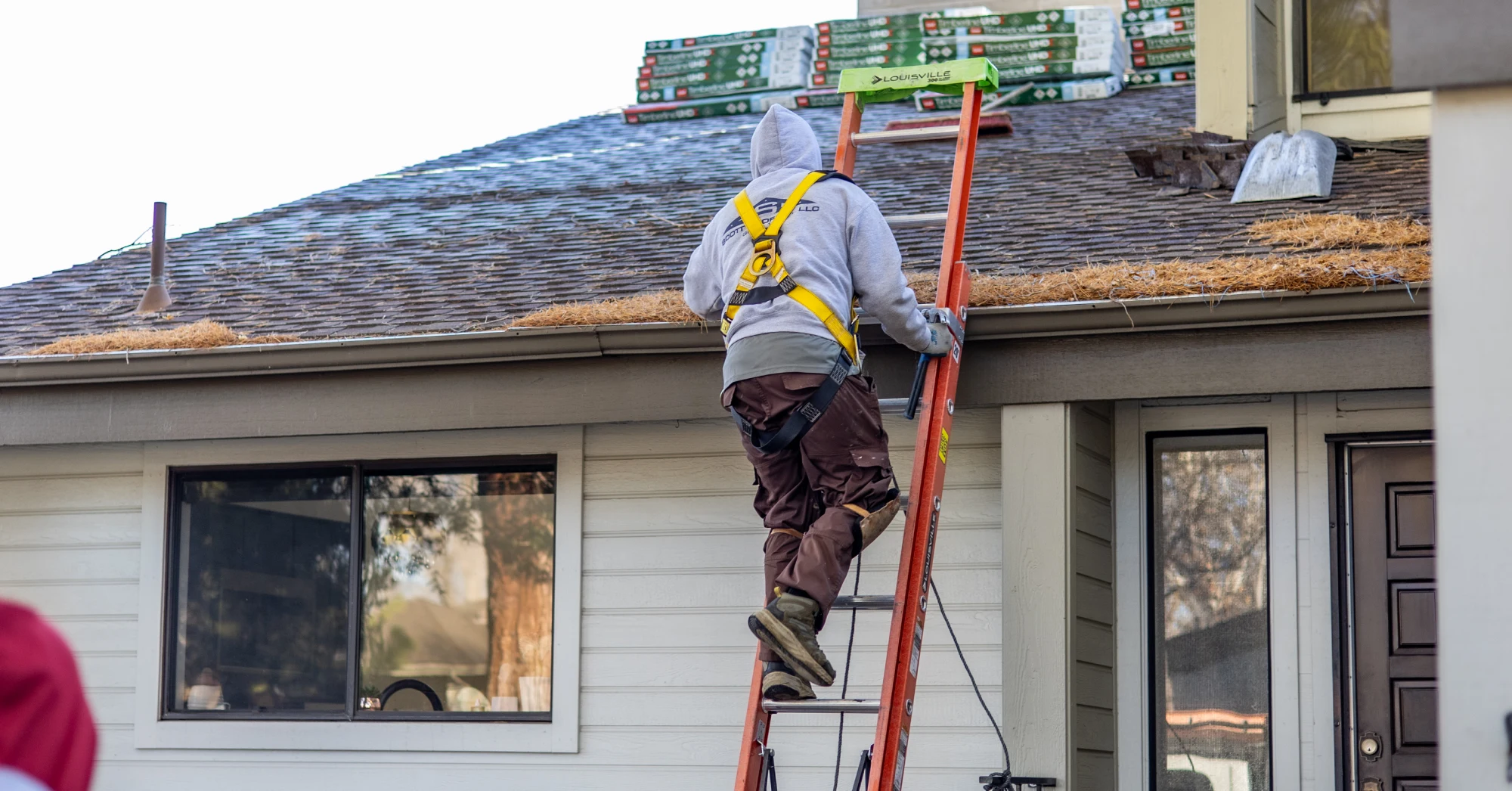 Gutter repair service